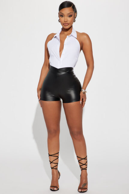 Good Girl Vibes Short - Black