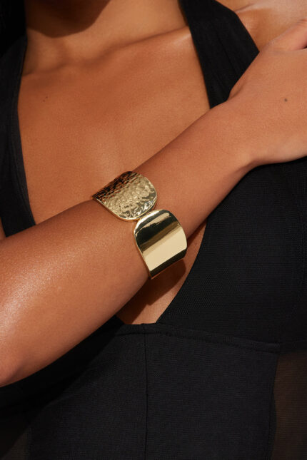 Hammered Halo Cuff Bracelet - Gold