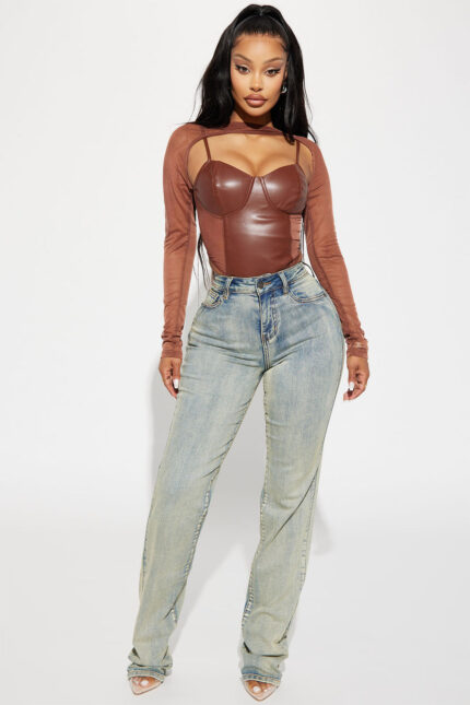 Set The Scene Stretch Stacked Straight Leg Jeans - Vintage Wash