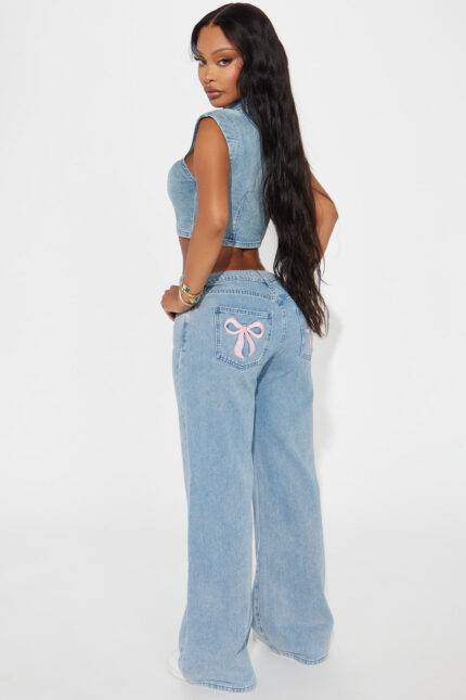 Taking A Bow Embroidered Baggy Jeans - Light Wash